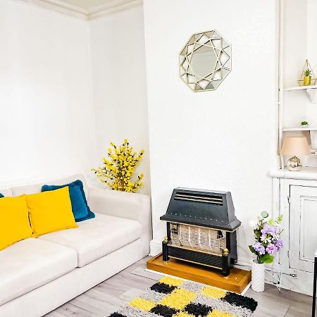 Beautiful 2 Bedroom House - Free Parking - Lt House Leicester Eksteriør bilde