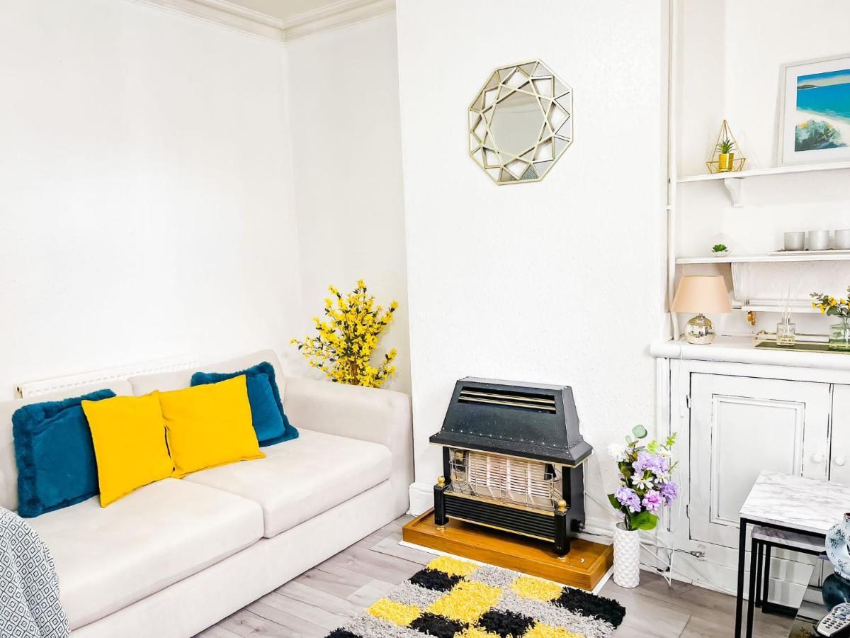 Beautiful 2 Bedroom House - Free Parking - Lt House Leicester Eksteriør bilde