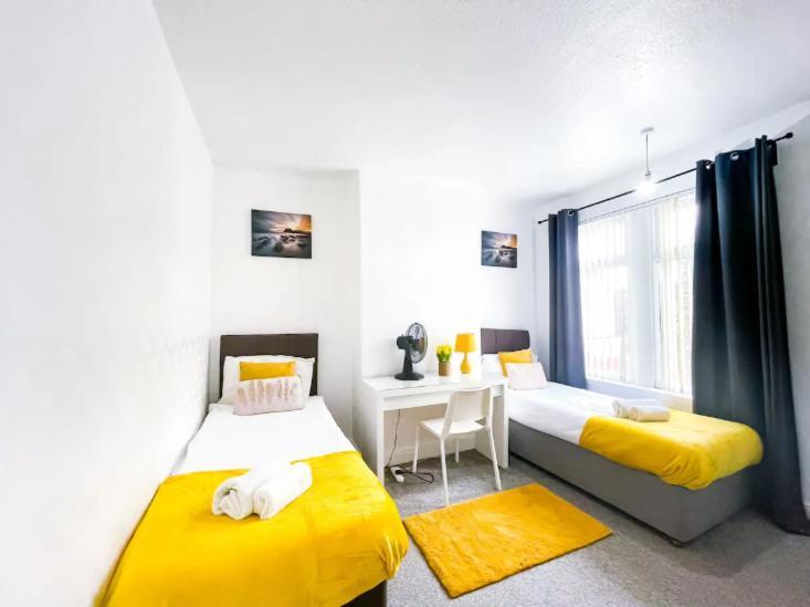 Beautiful 2 Bedroom House - Free Parking - Lt House Leicester Eksteriør bilde