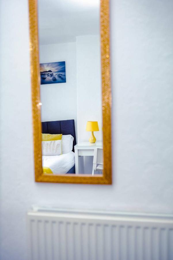 Beautiful 2 Bedroom House - Free Parking - Lt House Leicester Eksteriør bilde