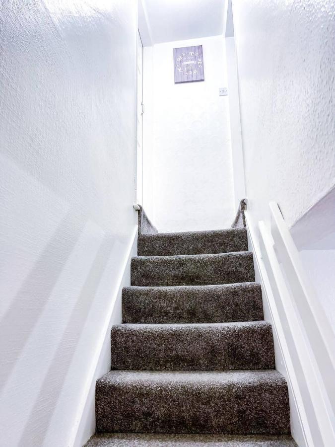Beautiful 2 Bedroom House - Free Parking - Lt House Leicester Eksteriør bilde